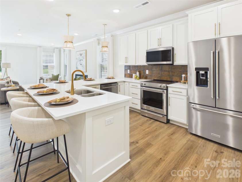 2645 Ravencroft Drive, Charlotte, NC 28208.  MLS# CAR4389902, YatesRealty ID 32436. 