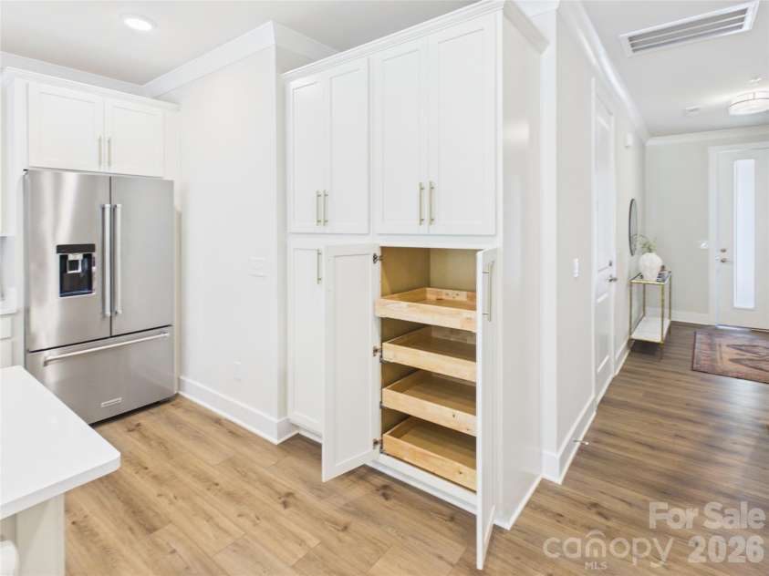 2645 Ravencroft Drive, Charlotte, NC 28208.  MLS# CAR4389902, YatesRealty ID 32436. 