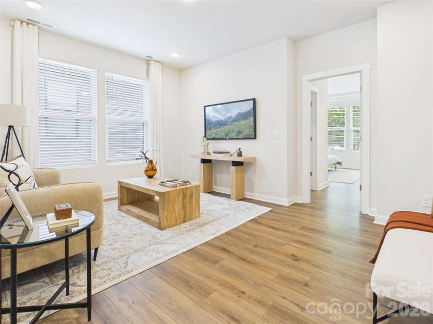 2645 Ravencroft Drive, Charlotte, NC 28208.  MLS# CAR4389902, YatesRealty ID 32436. 