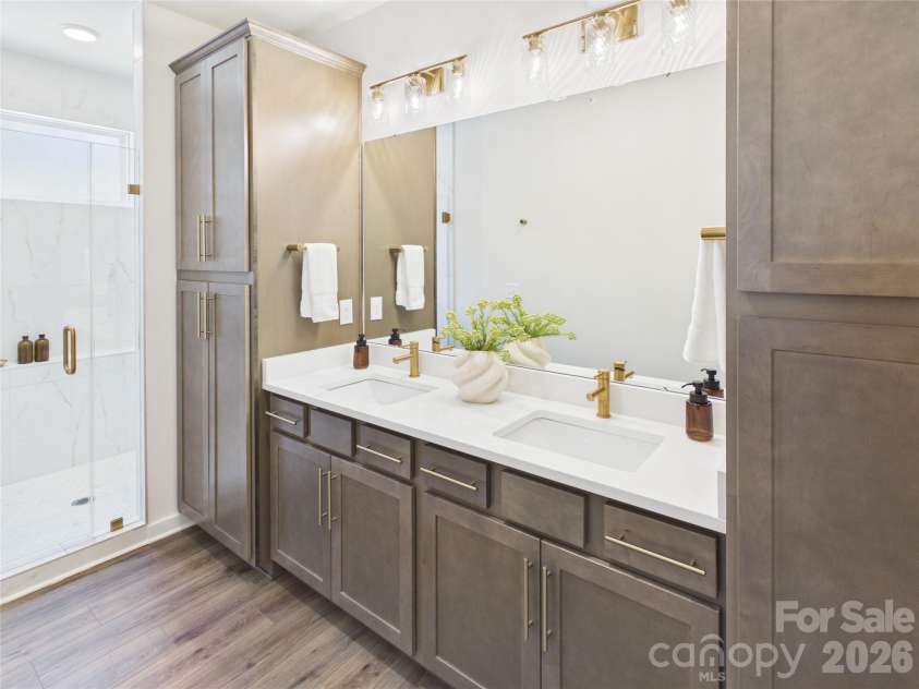 2645 Ravencroft Drive, Charlotte, NC 28208.  MLS# CAR4389902, YatesRealty ID 32436. 