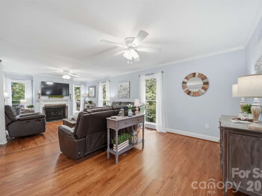 6253 Riviera Run Estates Drive, Hickory, NC 28601.  MLS# CAR4414547, YatesRealty ID 32438. 