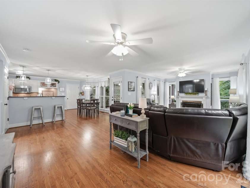 6253 Riviera Run Estates Drive, Hickory, NC 28601.  MLS# CAR4414547, YatesRealty ID 32438. 