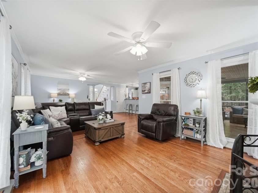 6253 Riviera Run Estates Drive, Hickory, NC 28601.  MLS# CAR4414547, YatesRealty ID 32438. 