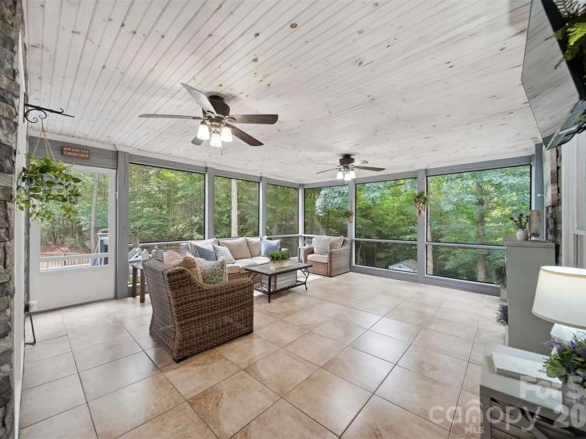 6253 Riviera Run Estates Drive, Hickory, NC 28601.  MLS# CAR4414547, YatesRealty ID 32438. 