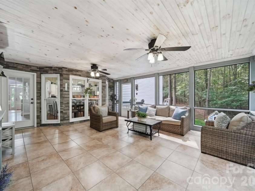 6253 Riviera Run Estates Drive, Hickory, NC 28601.  MLS# CAR4414547, YatesRealty ID 32438. 