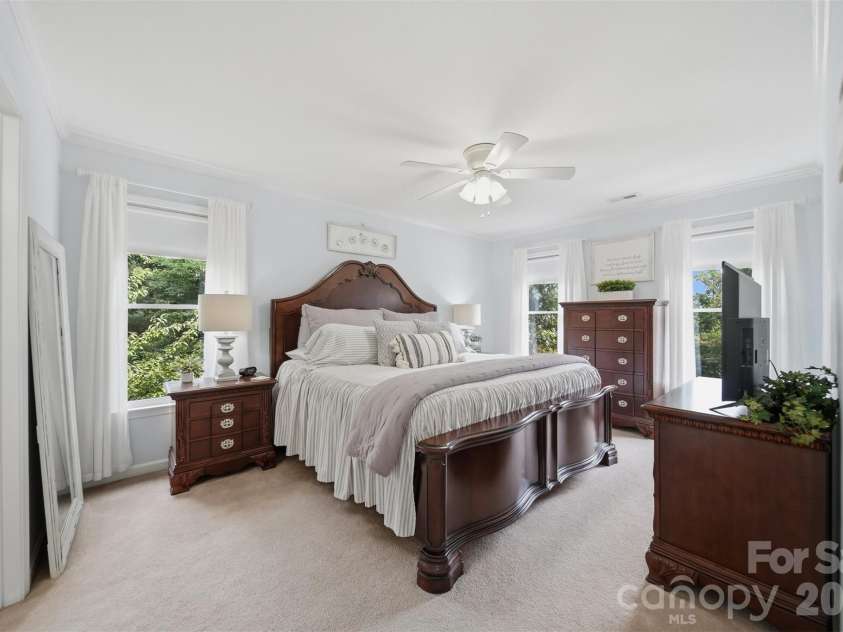 6253 Riviera Run Estates Drive, Hickory, NC 28601.  MLS# CAR4414547, YatesRealty ID 32438. 