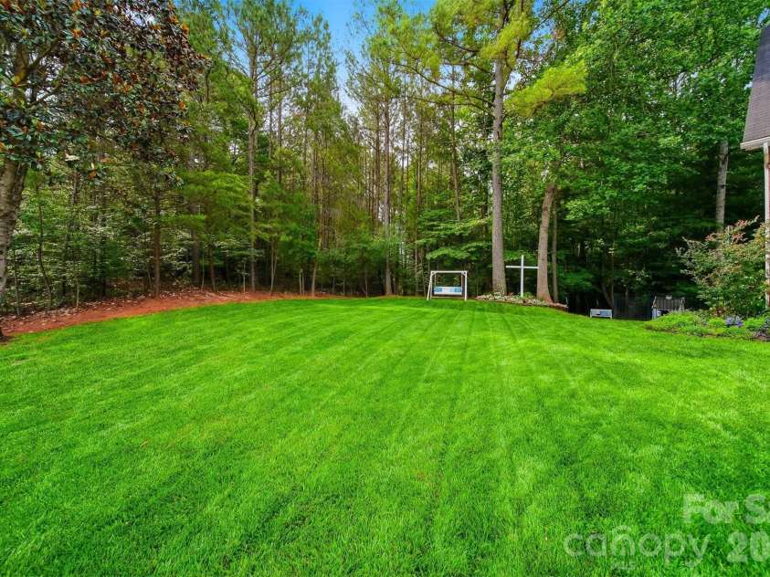 6253 Riviera Run Estates Drive, Hickory, NC 28601.  MLS# CAR4414547, YatesRealty ID 32438. 