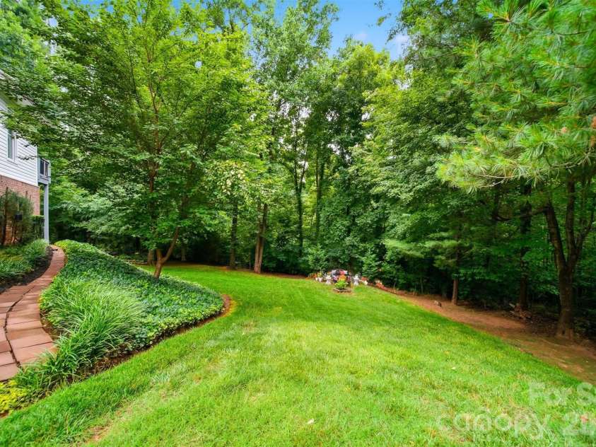 6253 Riviera Run Estates Drive, Hickory, NC 28601.  MLS# CAR4414547, YatesRealty ID 32438. 