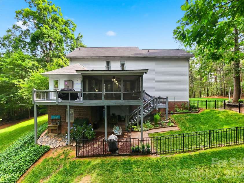 6253 Riviera Run Estates Drive, Hickory, NC 28601.  MLS# CAR4414547, YatesRealty ID 32438. 