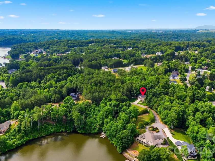 6253 Riviera Run Estates Drive, Hickory, NC 28601.  MLS# CAR4414547, YatesRealty ID 32438. 