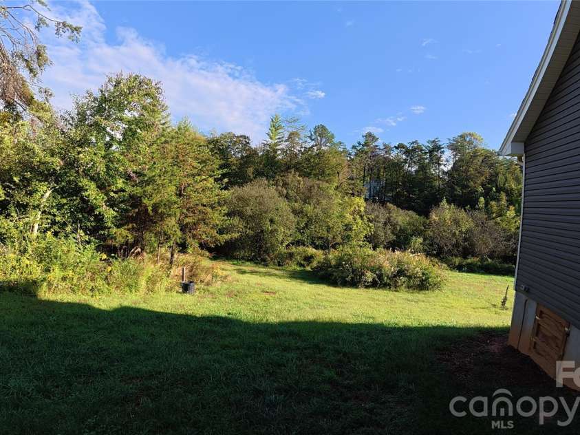 19 Higgins Road, Weaverville, NC 28787.  MLS# CAR4245935, YatesRealty ID 32439. 