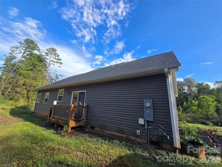 19 Higgins Road, Weaverville, NC 28787.  MLS# CAR4245935, YatesRealty ID 32439. 