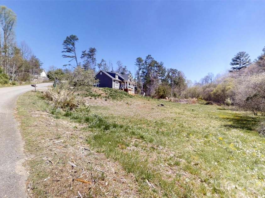 19 Higgins Road, Weaverville, NC 28787.  MLS# CAR4245935, YatesRealty ID 32439. 