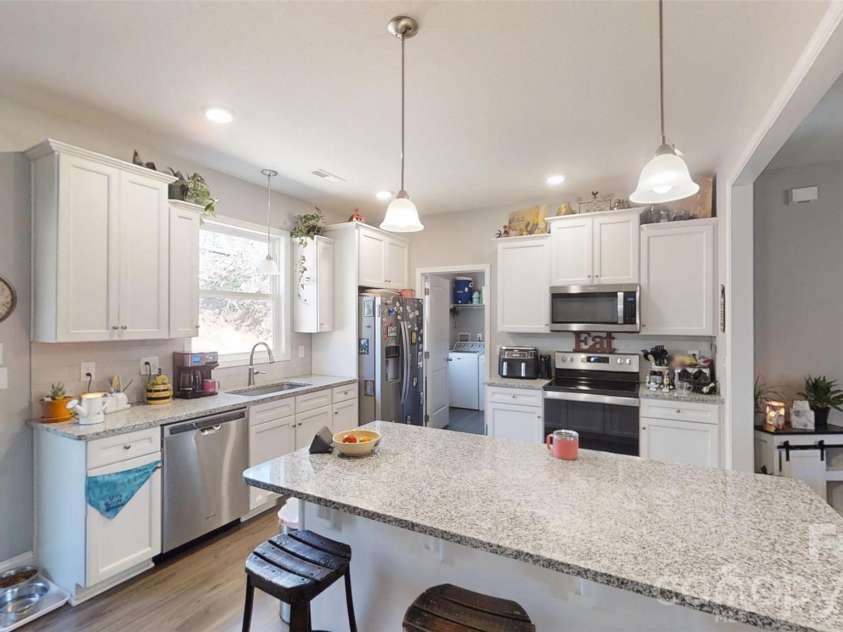 19 Higgins Road, Weaverville, NC 28787.  MLS# CAR4245935, YatesRealty ID 32439. 