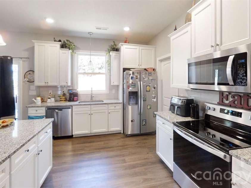 19 Higgins Road, Weaverville, NC 28787.  MLS# CAR4245935, YatesRealty ID 32439. 