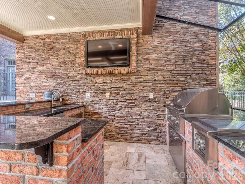 8208 Wingard Road, Waxhaw, NC 28173.  MLS# CAR4289721, YatesRealty ID 32439. 