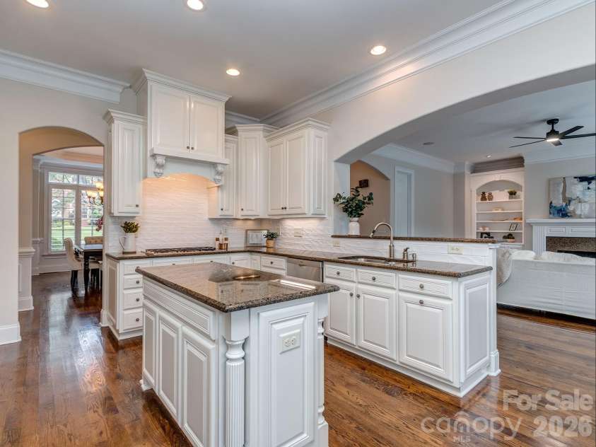 8208 Wingard Road, Waxhaw, NC 28173.  MLS# CAR4289721, YatesRealty ID 32439. Kitchen w/ Gas Cooktop