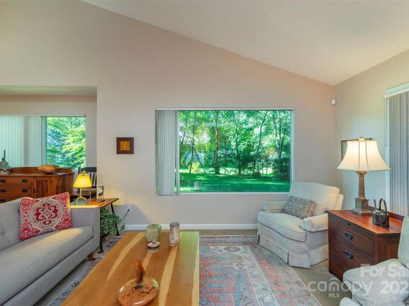 104 Llama Vista Way, Black Mountain, NC 28711.  MLS# CAR4234574, YatesRealty ID 3244. 