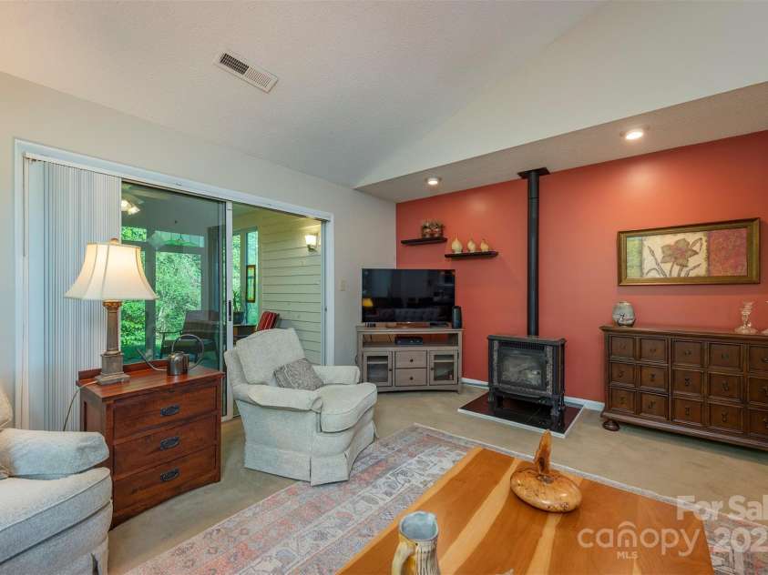 104 Llama Vista Way, Black Mountain, NC 28711.  MLS# CAR4234574, YatesRealty ID 3244. 