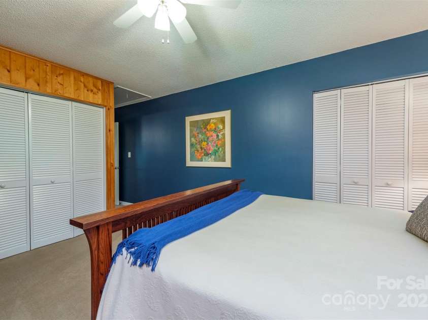 104 Llama Vista Way, Black Mountain, NC 28711.  MLS# CAR4234574, YatesRealty ID 3244. 