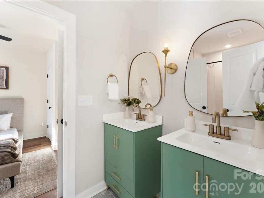 1716 Umstead Street, Charlotte, NC 28205.  MLS# CAR4334923, YatesRealty ID 3244. 