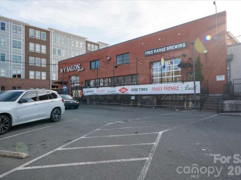 1716 Umstead Street, Charlotte, NC 28205.  MLS# CAR4334923, YatesRealty ID 3244. 