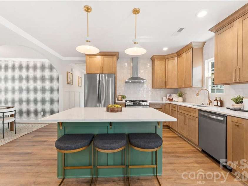 1716 Umstead Street, Charlotte, NC 28205.  MLS# CAR4334923, YatesRealty ID 3244. 