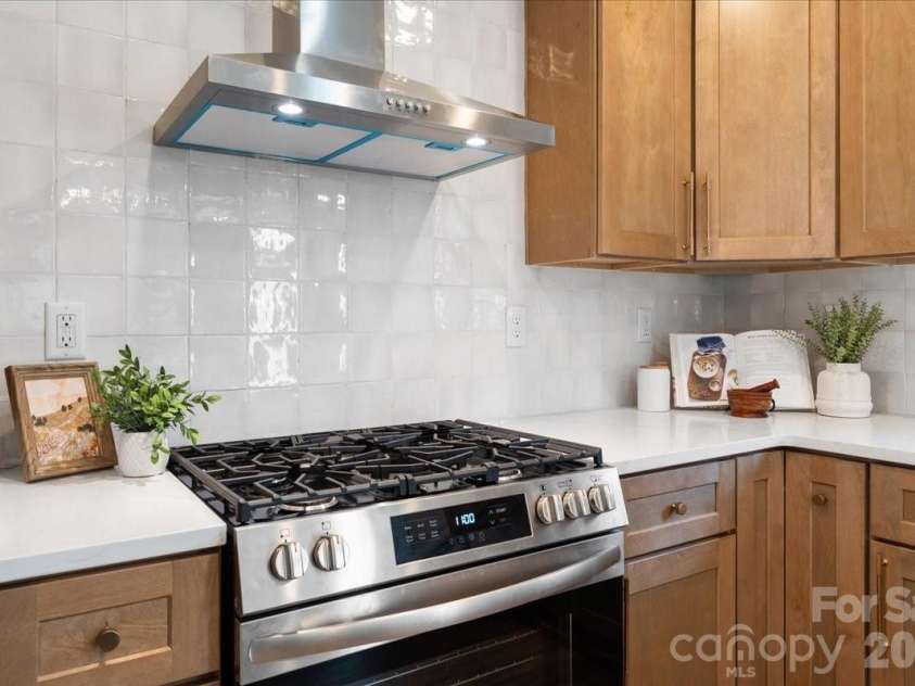 1716 Umstead Street, Charlotte, NC 28205.  MLS# CAR4334923, YatesRealty ID 3244. 