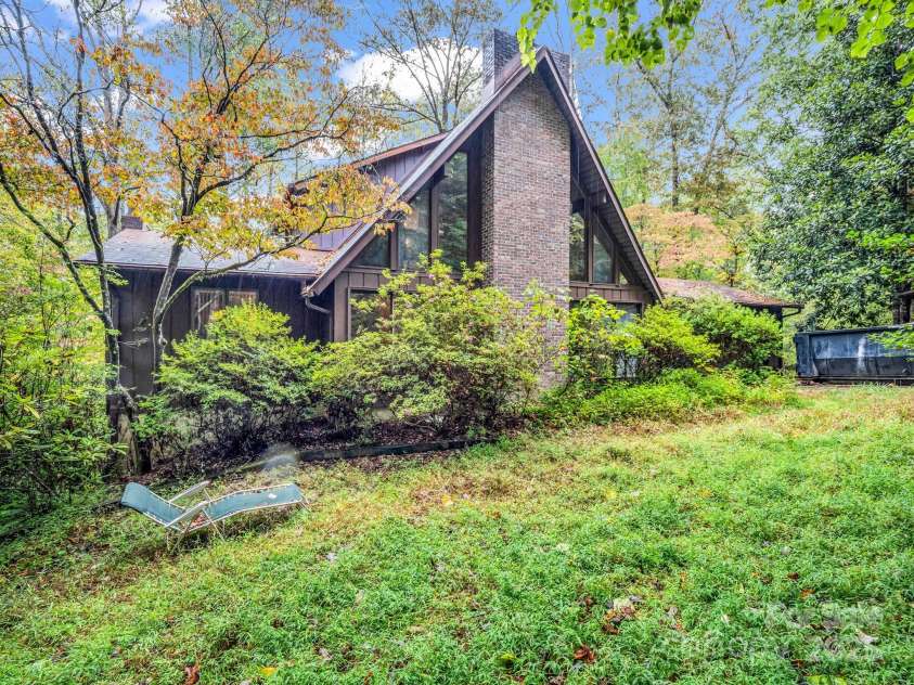 421 Chickadee Lane, Brevard, NC 28712.  MLS# CAR4279662, YatesRealty ID 3244. 