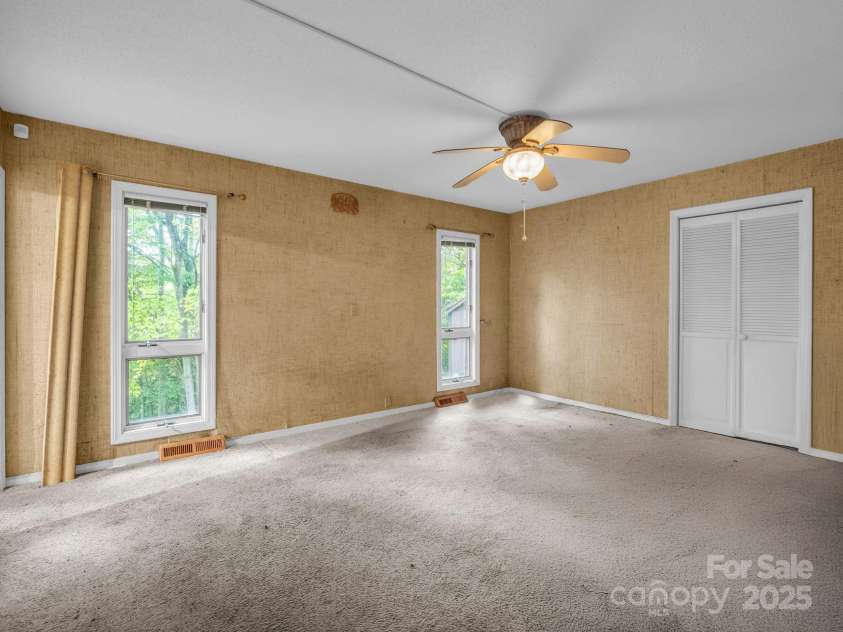 421 Chickadee Lane, Brevard, NC 28712.  MLS# CAR4279662, YatesRealty ID 3244. 