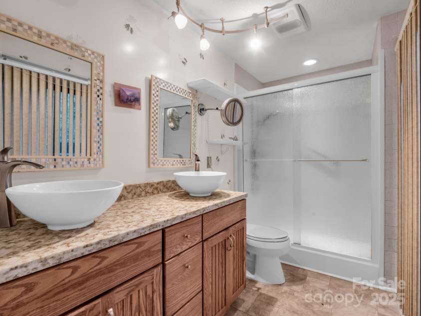 421 Chickadee Lane, Brevard, NC 28712.  MLS# CAR4279662, YatesRealty ID 3244. 