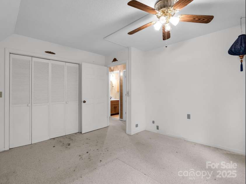 421 Chickadee Lane, Brevard, NC 28712.  MLS# CAR4279662, YatesRealty ID 3244. 