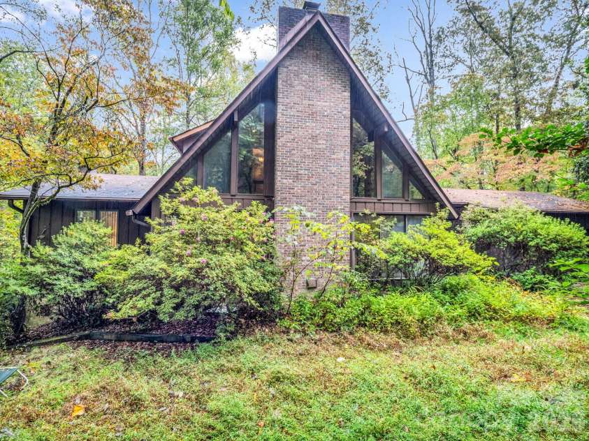 421 Chickadee Lane, Brevard, NC 28712.  MLS# CAR4279662, YatesRealty ID 3244. 