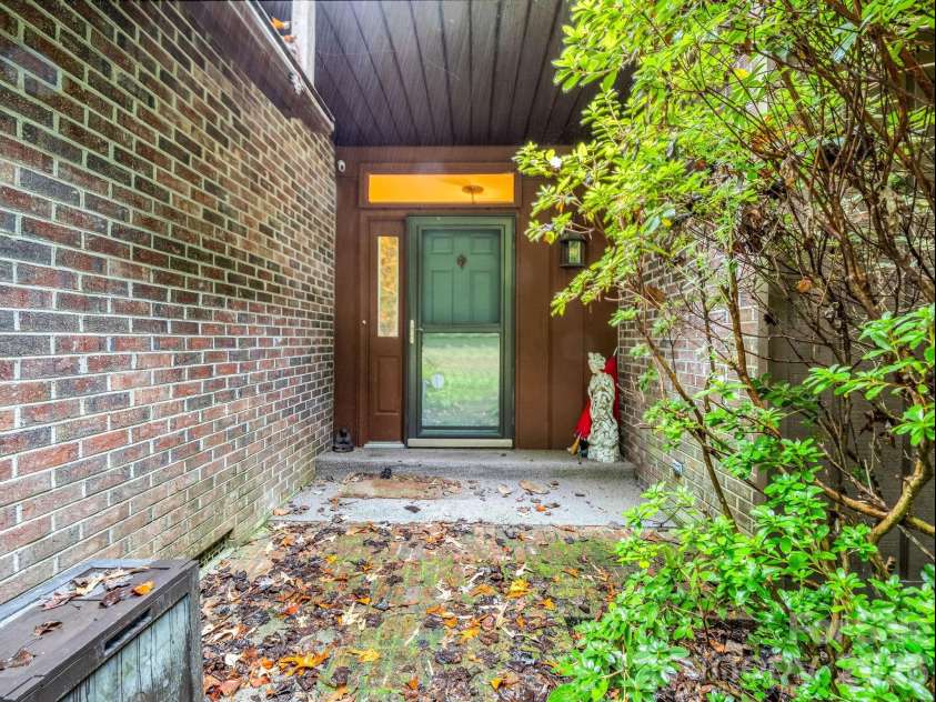 421 Chickadee Lane, Brevard, NC 28712.  MLS# CAR4279662, YatesRealty ID 3244. 