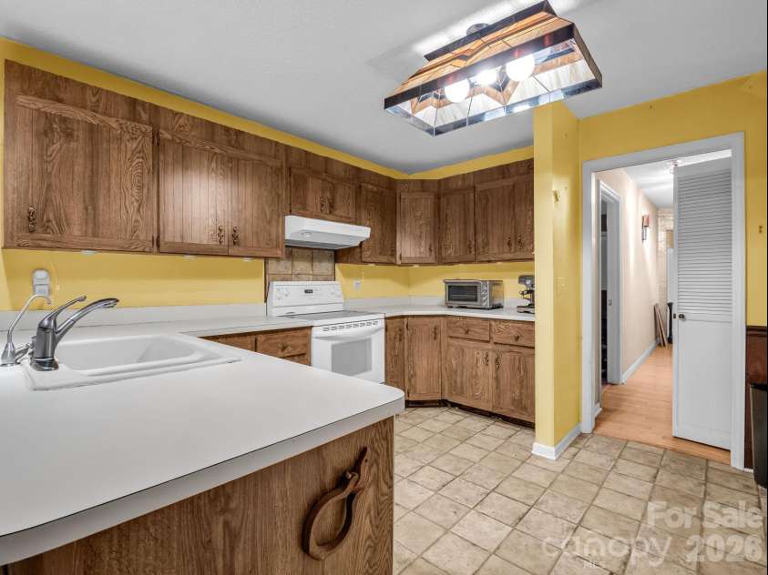 421 Chickadee Lane, Brevard, NC 28712.  MLS# CAR4279662, YatesRealty ID 3244. 