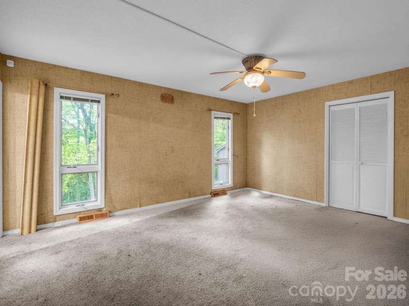 421 Chickadee Lane, Brevard, NC 28712.  MLS# CAR4279662, YatesRealty ID 3244. 