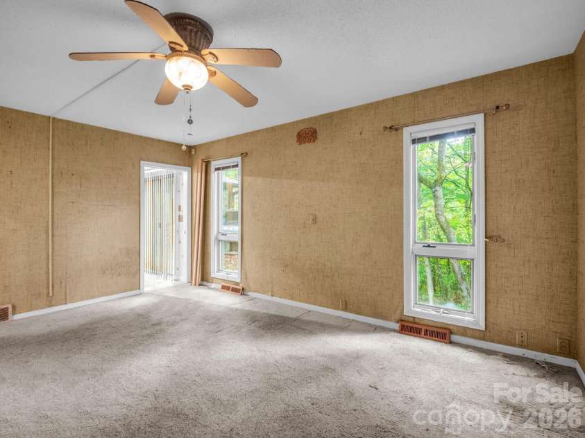 421 Chickadee Lane, Brevard, NC 28712.  MLS# CAR4279662, YatesRealty ID 3244. 