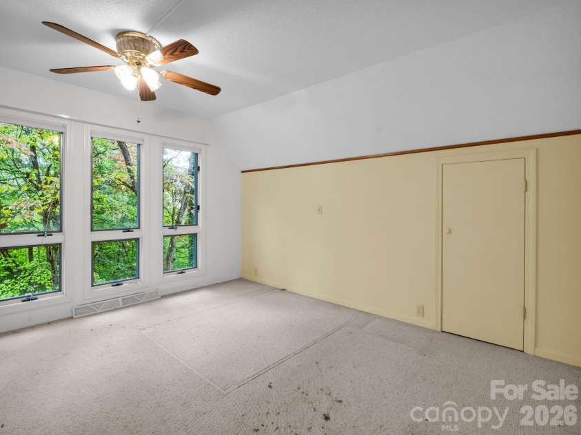 421 Chickadee Lane, Brevard, NC 28712.  MLS# CAR4279662, YatesRealty ID 3244. 