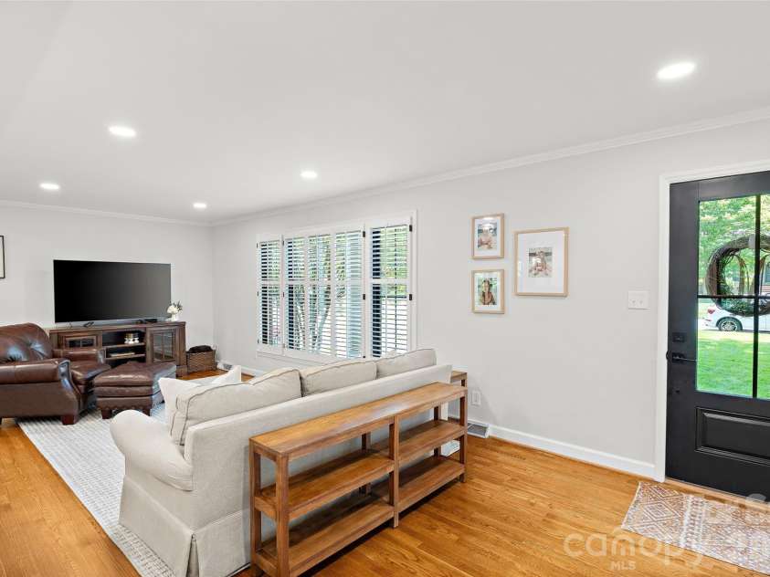 3724 Champaign Street, Charlotte, NC 28210.  MLS# CAR4392216, YatesRealty ID 32440. 