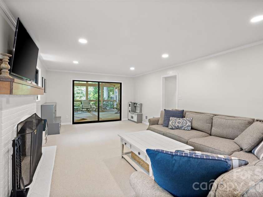 3724 Champaign Street, Charlotte, NC 28210.  MLS# CAR4392216, YatesRealty ID 32440. 