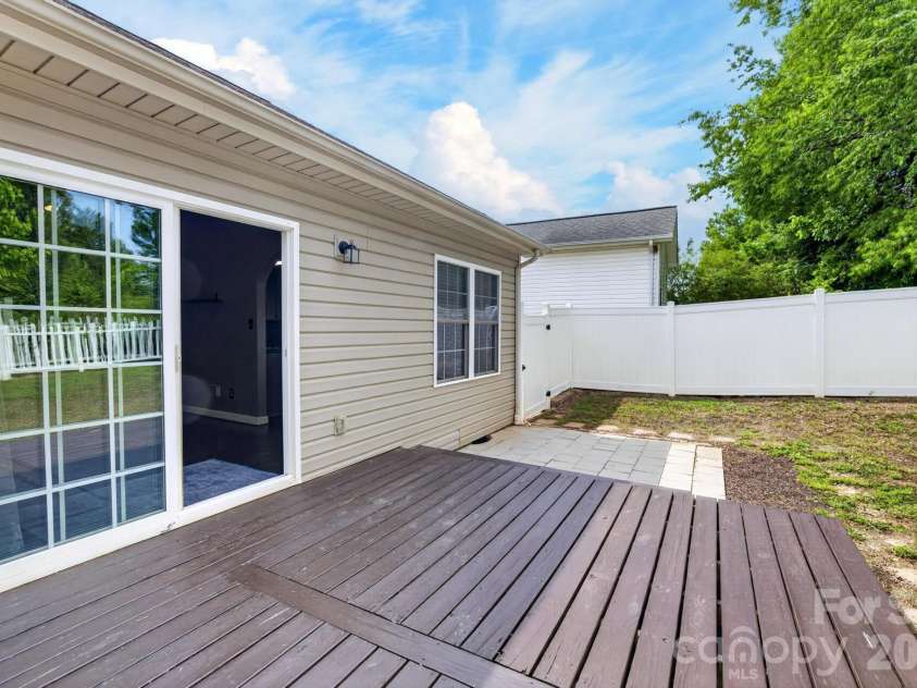1590 Mayfair Drive, Conover, NC 28613.  MLS# CAR4394287, YatesRealty ID 32441. 