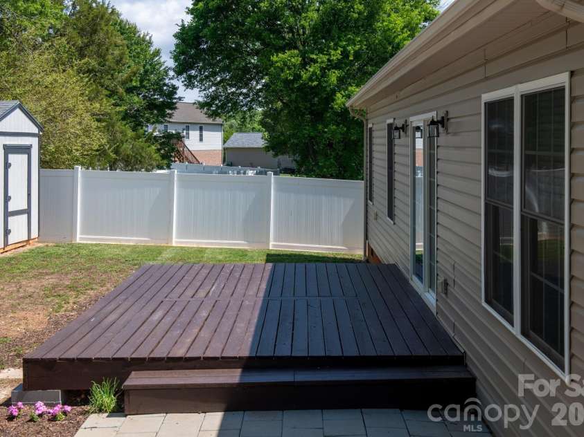 1590 Mayfair Drive, Conover, NC 28613.  MLS# CAR4394287, YatesRealty ID 32441. 