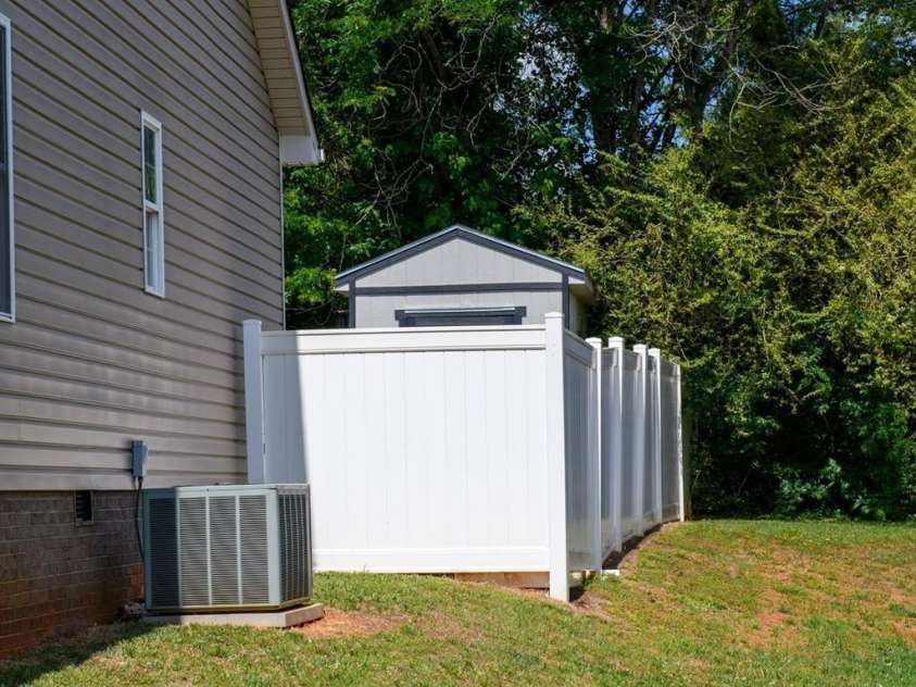 1590 Mayfair Drive, Conover, NC 28613.  MLS# CAR4394287, YatesRealty ID 32441. 
