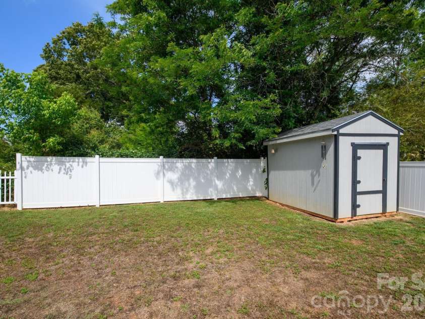 1590 Mayfair Drive, Conover, NC 28613.  MLS# CAR4394287, YatesRealty ID 32441. 