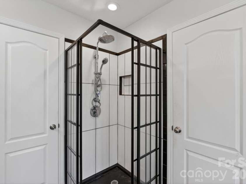 1590 Mayfair Drive, Conover, NC 28613.  MLS# CAR4394287, YatesRealty ID 32441. 