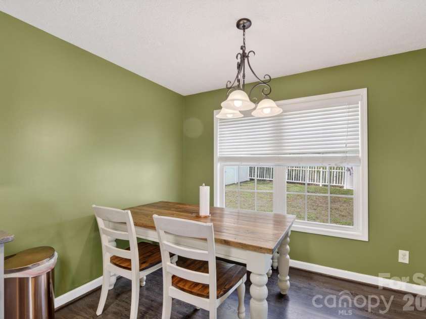 1590 Mayfair Drive, Conover, NC 28613.  MLS# CAR4394287, YatesRealty ID 32441. 
