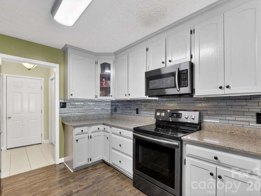 1590 Mayfair Drive, Conover, NC 28613.  MLS# CAR4394287, YatesRealty ID 32441. 