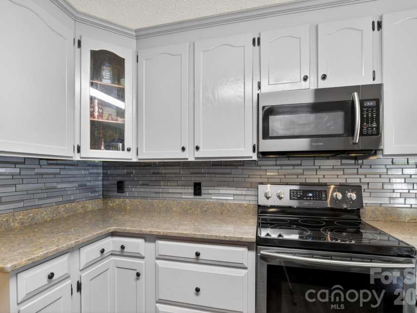 1590 Mayfair Drive, Conover, NC 28613.  MLS# CAR4394287, YatesRealty ID 32441. 