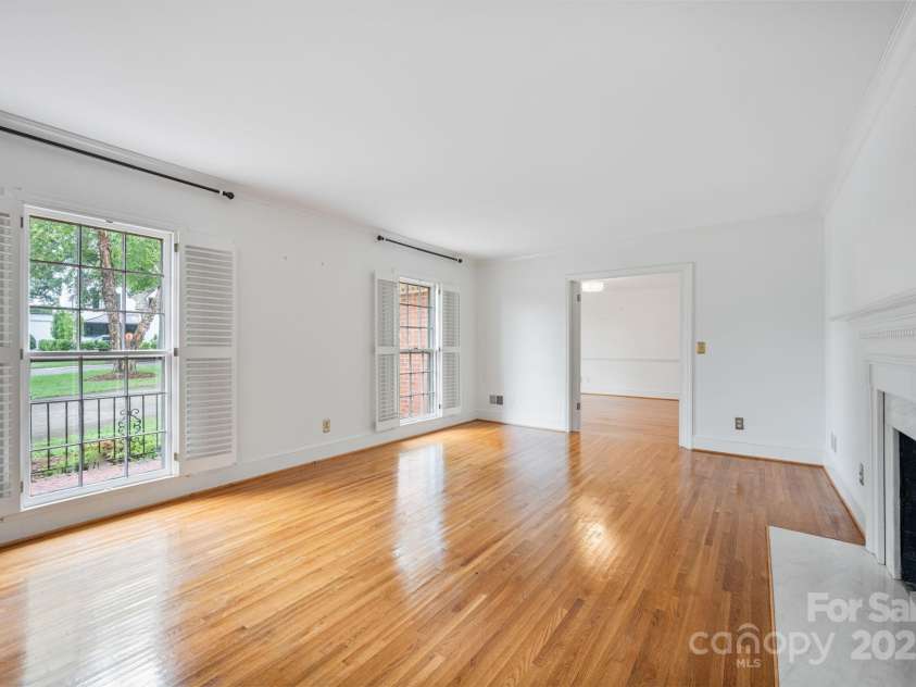 4815 Sentinel Post Road, Charlotte, NC 28226.  MLS# CAR4290752, YatesRealty ID 32442. 