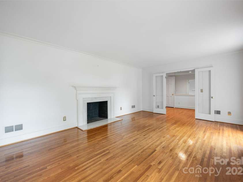 4815 Sentinel Post Road, Charlotte, NC 28226.  MLS# CAR4290752, YatesRealty ID 32442. 